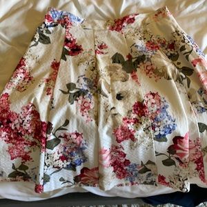 White House black market beautiful skirt